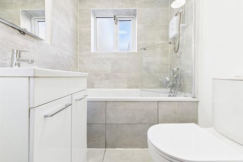 Studio to rent, Kilberry Close, Isleworth