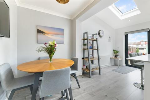 48 Boscombe Road, Worcester Park, KT4 8PL