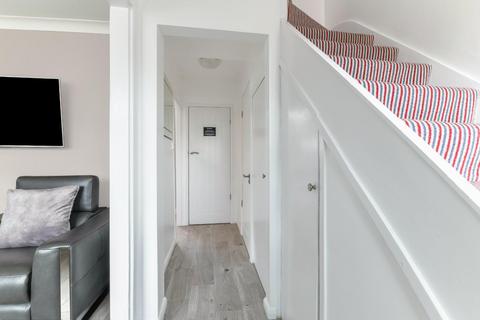 48 Boscombe Road, Worcester Park, KT4 8PL