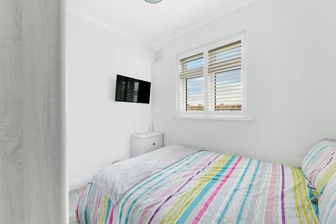 48 Boscombe Road, Worcester Park, KT4 8PL