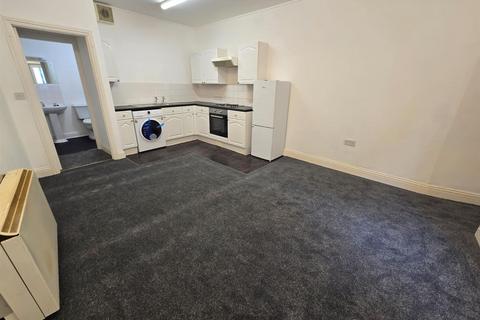 1 bedroom flat to rent, High Street, Maidstone