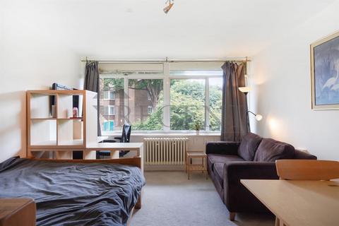 Studio for sale, Maitland House, Churchill Gardens, Pimlico, SW1V