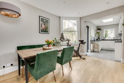 Flat 1, 7 Cavendish Road, London, SW12 0BH