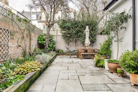 Flat 1, 7 Cavendish Road, London, SW12 0BH