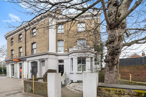 3 bedroom flat for sale, Upper Richmond Road, London