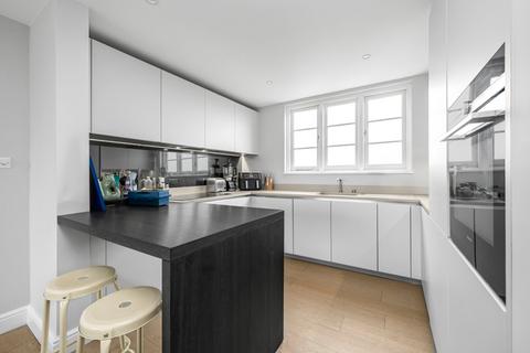 3 bedroom flat for sale, Upper Richmond Road, London