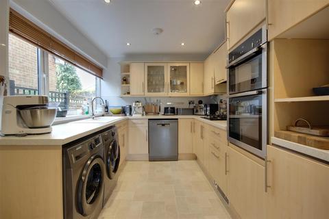 3 bedroom semi-detached house for sale, The Crescent, Welton