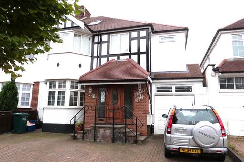 Studio to rent, BEECHCROFT AVENUE, London, NW11