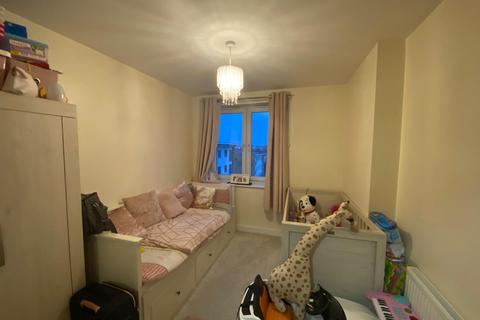 2 bedroom flat to rent, Taywood Road, Northolt UB5