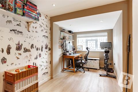 10 Hatfield Close, Hornchurch, RM12 6SA