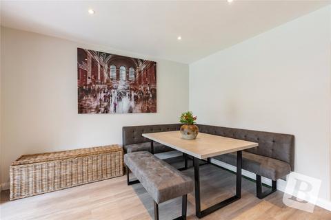 10 Hatfield Close, Hornchurch, RM12 6SA