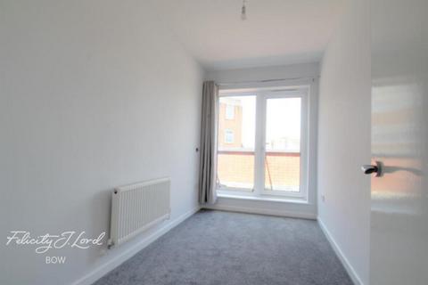 2 bedroom duplex to rent, Old Church Road, London