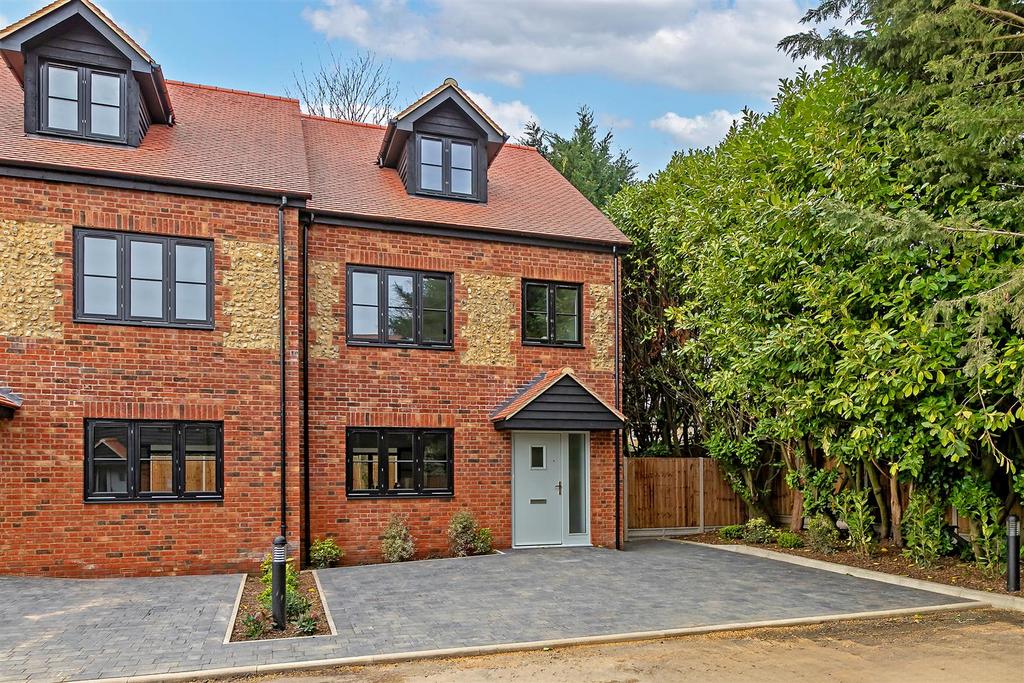 4 Rose Gardens-2.jpg