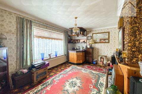 3 bedroom bungalow for sale, Thames Road, Canvey Island