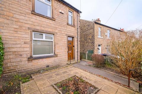 3 bedroom end of terrace house for sale, Lowerhouses Lane, Huddersfield