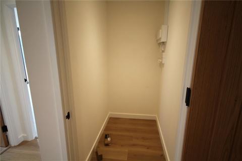 2 bedroom flat to rent, Tealing Drive, Surrey KT19