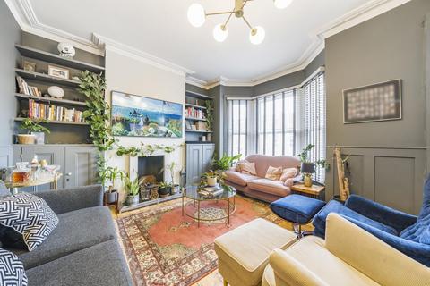 Flat 2, 22 Ashmere Grove, London, SW2 5UJ