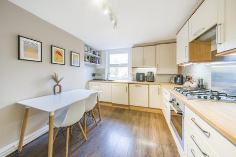 Flat 2, 22 Ashmere Grove, London, SW2 5UJ