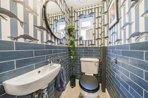 Flat 2, 22 Ashmere Grove, London, SW2 5UJ
