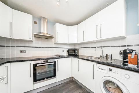 1 bedroom apartment to rent, Redwood Gardens, London E4