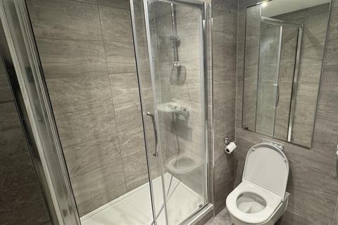 1 bedroom flat to rent, High Street, Feltham