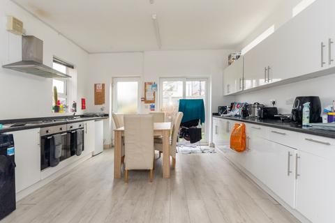 undefined, Large 6 Bed Student house Winton