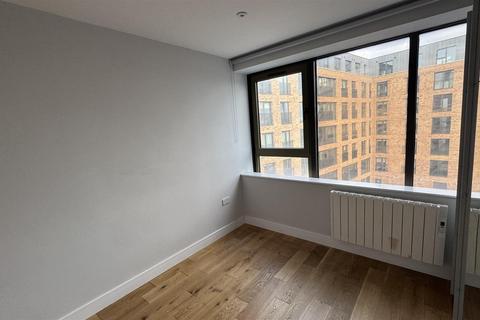 1 bedroom flat to rent, High Street, Feltham