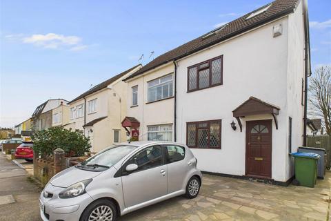 92 Upper Farm Road, West Molesey, KT8 2QU