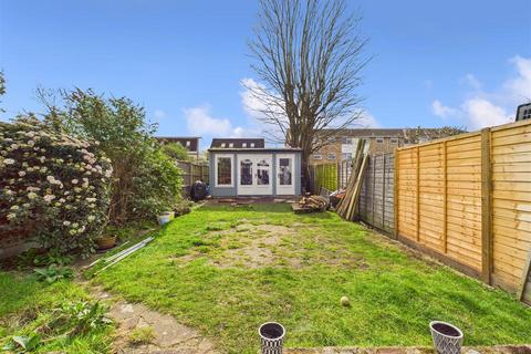 92 Upper Farm Road, West Molesey, KT8 2QU