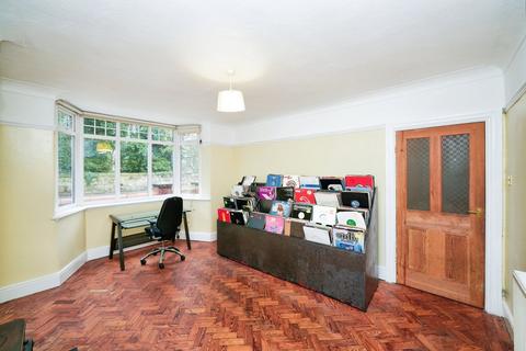 171 Mount Road, Higher Bebington, Wirral, CH63 8PJ