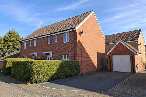 3 bedroom semi-detached house to rent, Saxon Gate, Hereford