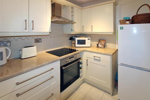 2 bedroom flat for sale, Southampton Hill, Titchfield PO14