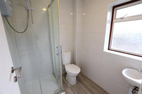 1 bedroom property to rent, Collier Row Lane, Romford RM5
