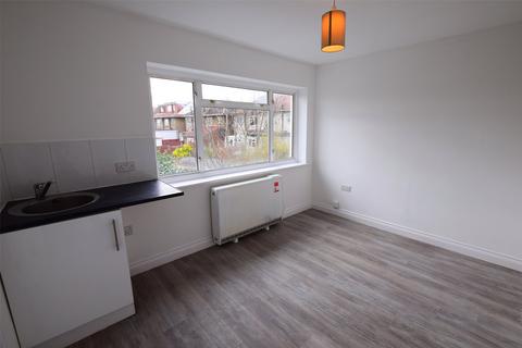 1 bedroom property to rent, Collier Row Lane, Romford RM5