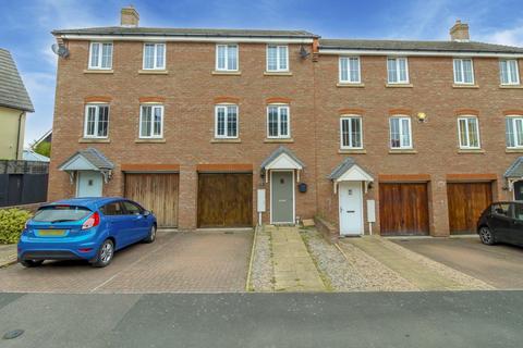 3 bedroom terraced house to rent, James Drive, Calverton, Nottingham, NG14 6RJ