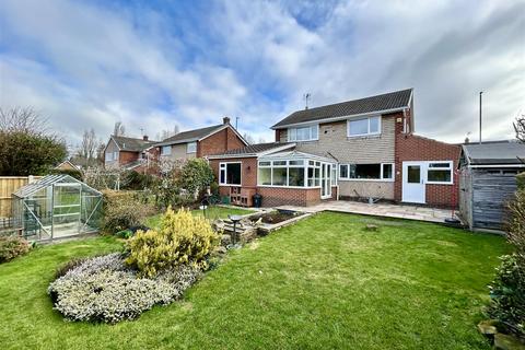 4 bedroom detached house for sale, Ninelands Lane, Garforth, Leeds