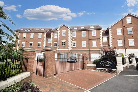 3 bedroom apartment to rent, The Lime Kilns, Manchester M28