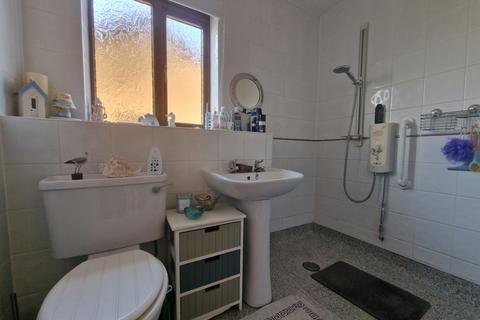 2 bedroom house to rent, Pavilion Close, Deal, CT14