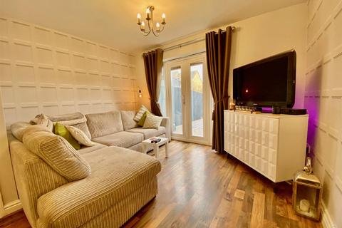 2 bedroom end of terrace house for sale, St. Katherines Mews, Hampton Hargate, Peterborough