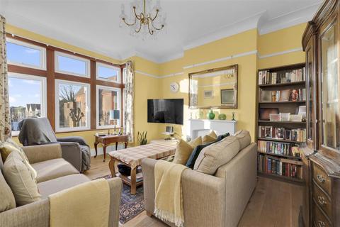 4 bedroom flat for sale, Greenhill Park, London NW10