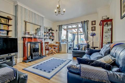 2 bedroom ground floor flat for sale, Dollis Hill Lane, London, NW2