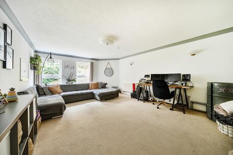 79 Chapel Fields, Godalming, GU7 2AA