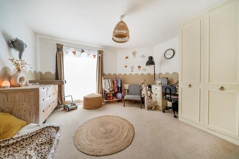 79 Chapel Fields, Godalming, GU7 2AA