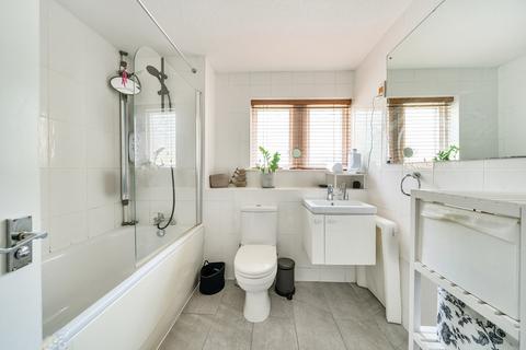 79 Chapel Fields, Godalming, GU7 2AA