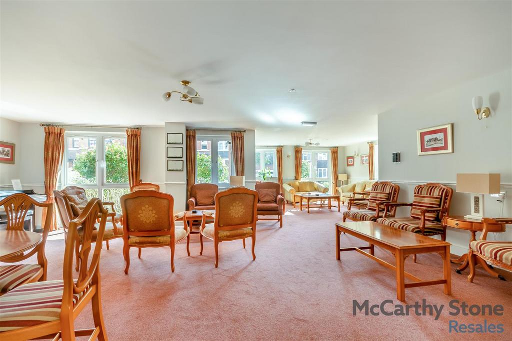 8638130-interior12.jpg