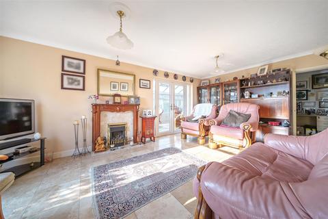 3 bedroom detached house for sale, Turner Way, Bedford