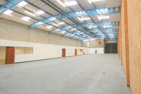 Industrial unit to rent, Unit 8 Great West Trading Estate, 983 Great West Road, Brentford, TW8 9DN