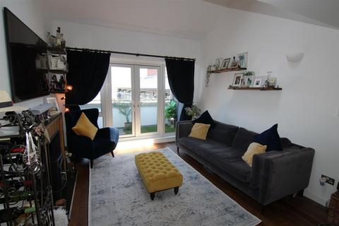 2 bedroom property to rent, Fairfield Road, Bow Quarter, E3