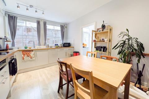 2 bedroom maisonette to rent, Belvoir Road,  London, SE22