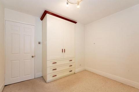 1 bedroom apartment to rent, Lightwater